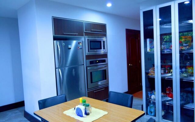 Nest Hotel B & B
