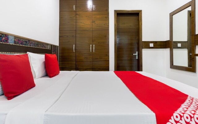 OYO 35938 Hotel Aditya & Kings