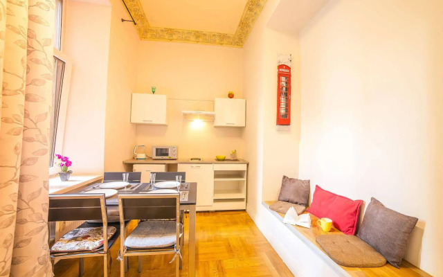 Mosaic Center Apartments