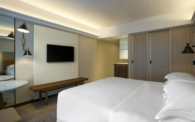 Sheraton Hong Kong Hotel & Towers