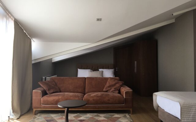 The Elegant Hotel