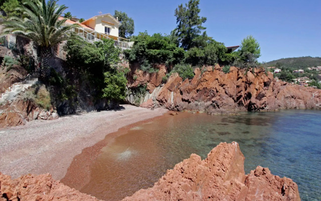 Villa With Private Beach - Villa Lou Cade