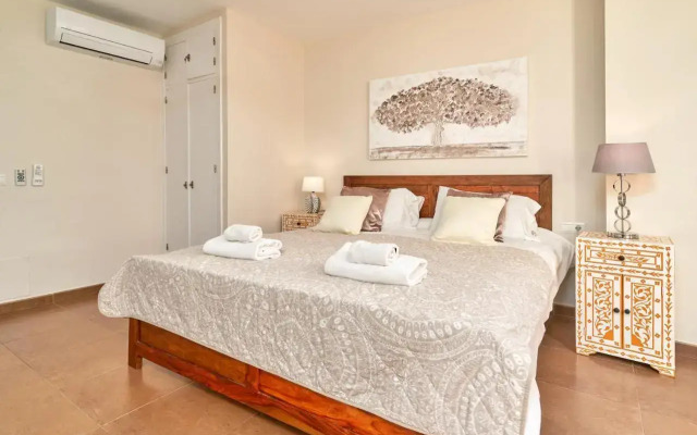 Luxury 1st floor apartment in Nerja