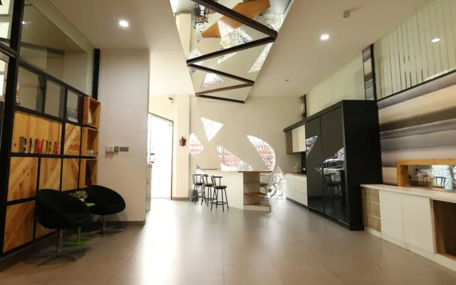 MM Capsule Hostel