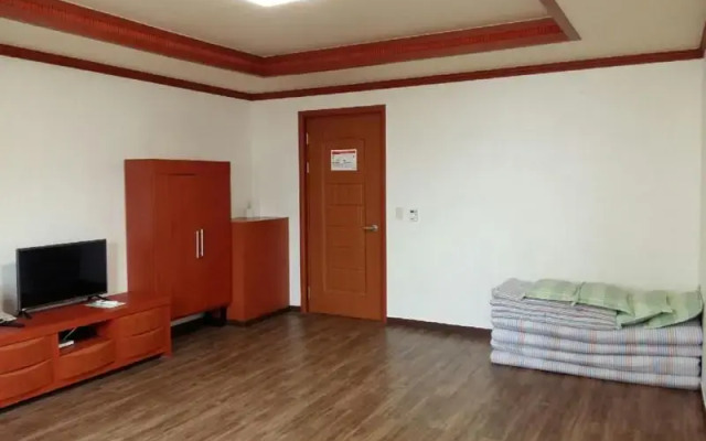 Baekje Tourist Hotel