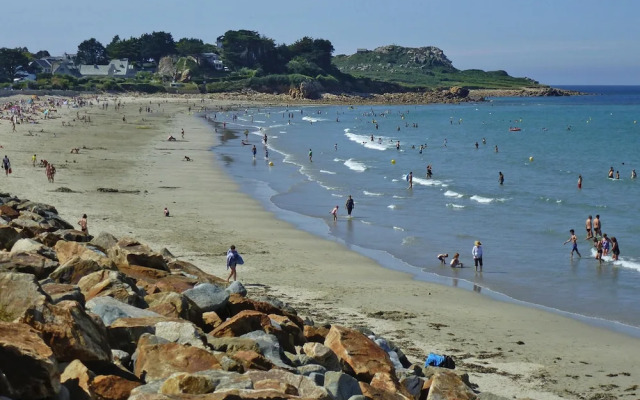 Villa in Plougasnou With Stunning Sea Views