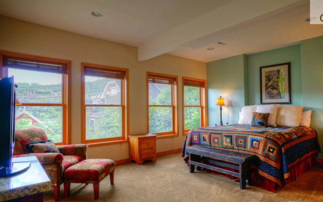 Abode on Woodside