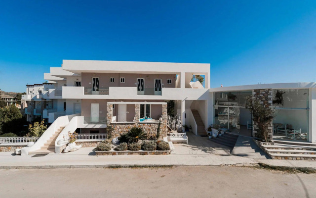 Kouros Home Hotel
