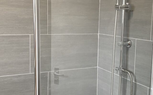 Bv Luxury Spacious 3 Bedroom House At Isaac Close