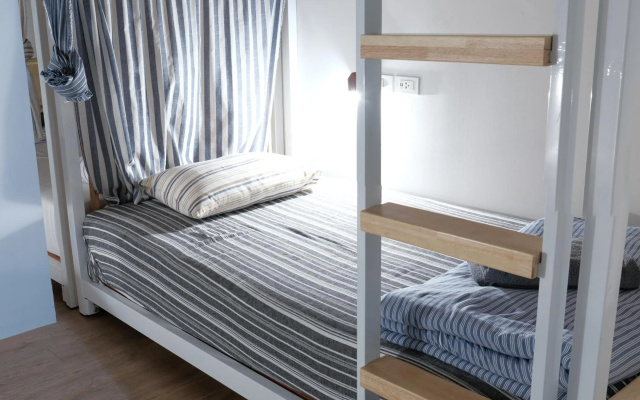 The Yard Hostel – Guest Rooms – Bangkok