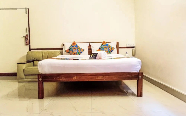 FabExpress Kapsstone Service Apartment