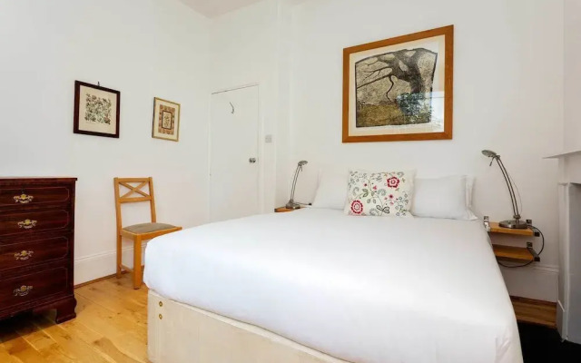 Clarendon Apartment