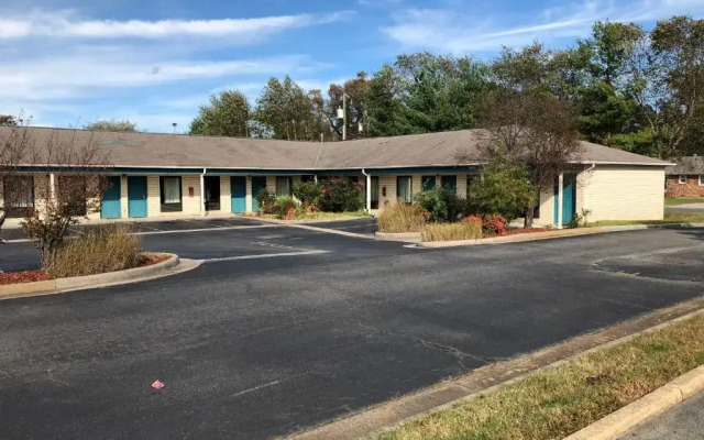 Airport Inn Motel Richmond