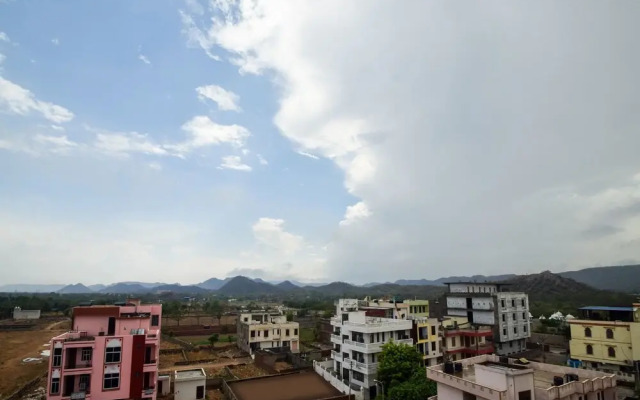 OYO 15246 The Park View Residency