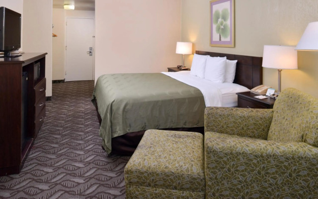 Quality Inn & Suites Montebello - Los Angeles