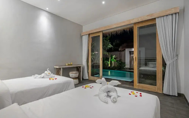 Brand new Luxury 3BR villa Ethnic Ubud 4