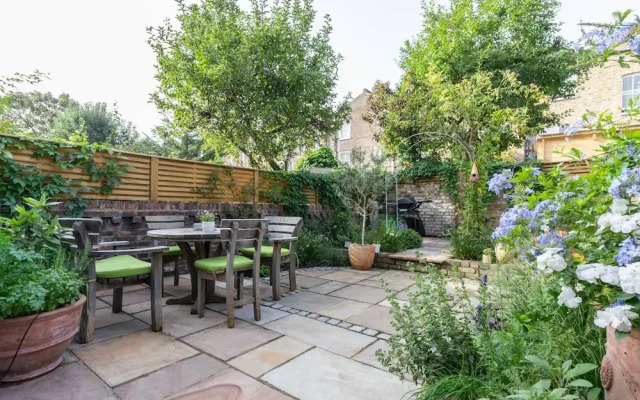 Willes Road II by Onefinestay