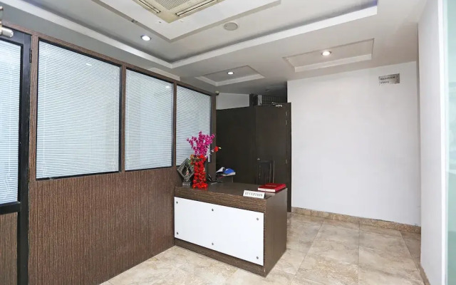 OYO 16004 Le Crescent