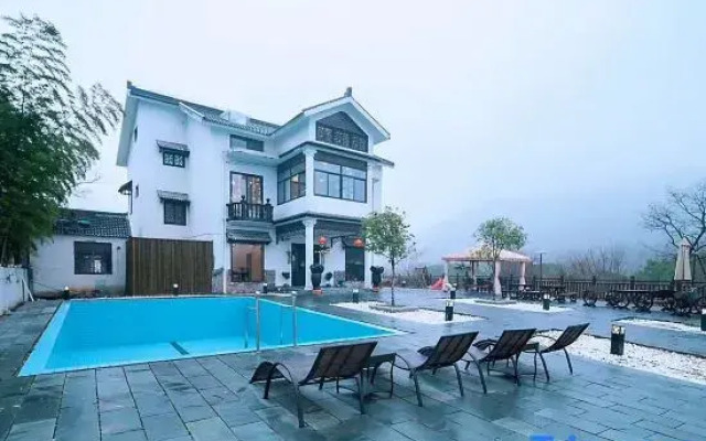 Seek Paradise · Shitang Hostel