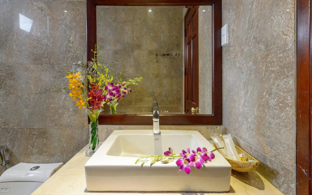 Iris Hotel
