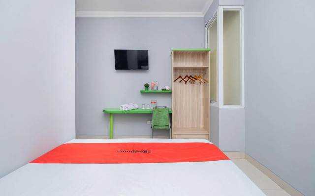 RedDoorz Plus @ Cideng Barat