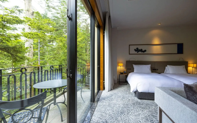 Kyukaruizawa Kikyo, Curio Collection by Hilton