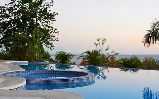 Condo Amazing Ocean Views