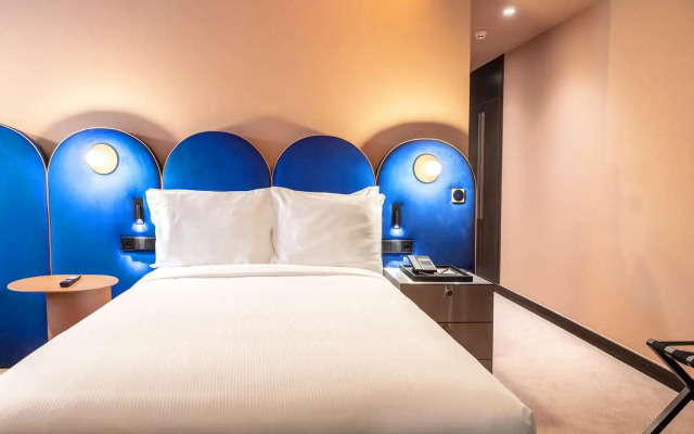 Cenica Porto Hotel, Curio Collection by Hilton