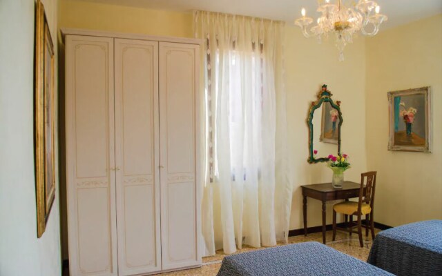 Grimaldi Apartments Ca' Lucy Canal views