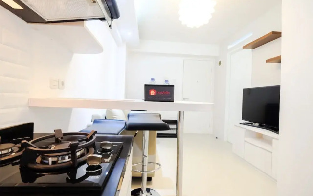 New & Clean Bassura City Apartment