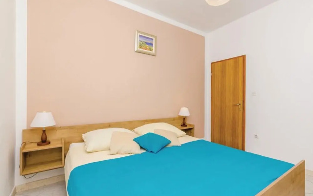 Stunning Home in Zaton Mali With Wifi and 5 Bedrooms