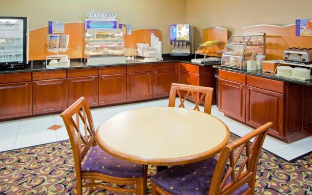 Holiday Inn Express Prince Frederick by IHG