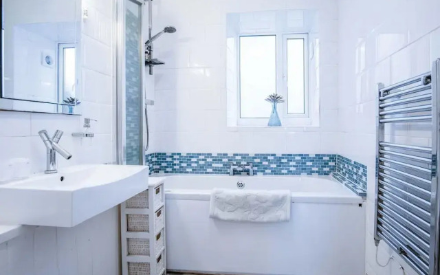 Sea Glass - 2 Bedroom Apartment - Manorbier