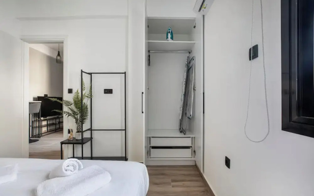Sway - Chic 1-BR Apt & Balcony in Athens