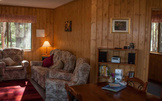 Balingup Heights Hilltop Forest Cottages – Guest Rooms – Balingup