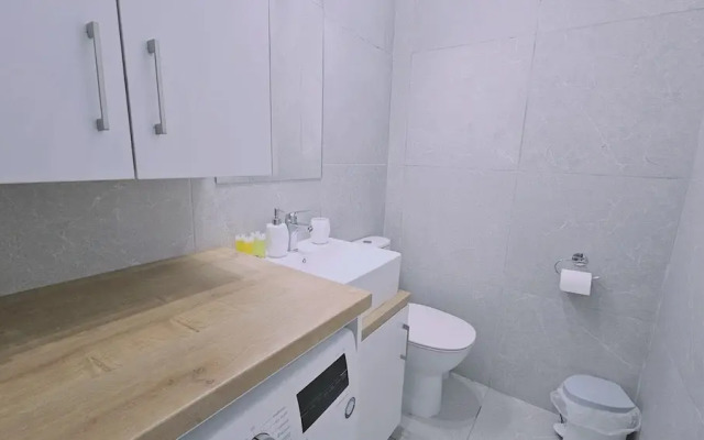 145 NIC - Stay Historia Apartment