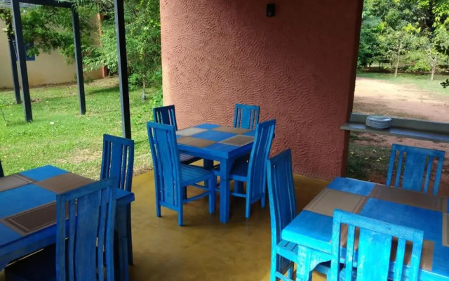 Gaia Lake Bungalow, Kandalama