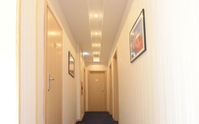 Phidias Hotel