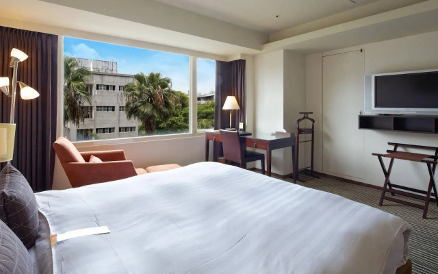 52 Hotel