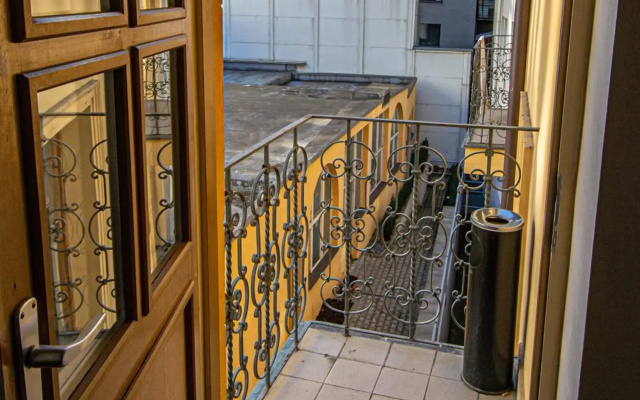 For celebrations spacious 3BDR apartment with balcony