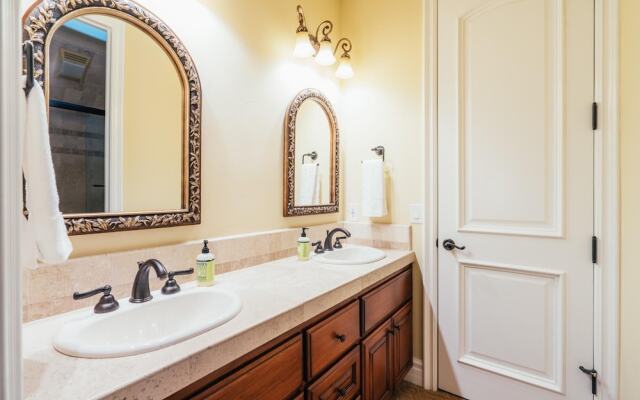 Oak Manor - Callaway