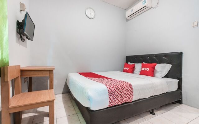 OYO Living 1756 Amira Guest House