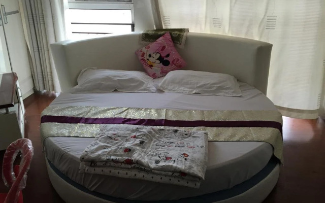 Yueliangwan Fashion Hostel