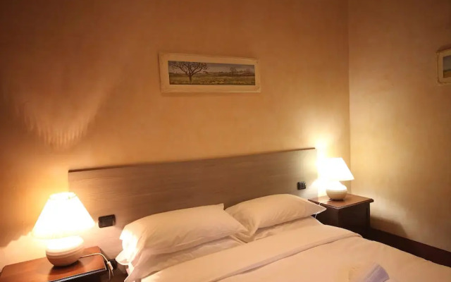 Close to The Duomo Tidy 1BD Apt