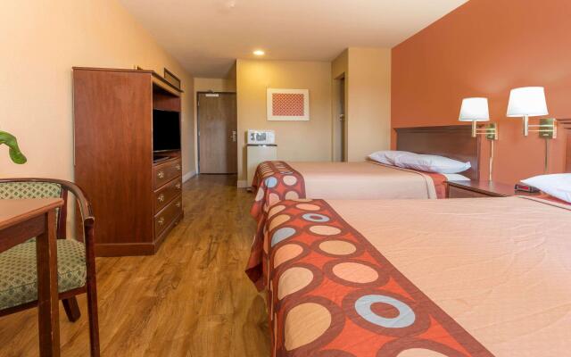 Harvest Inn, Dixon/ UC Davis.