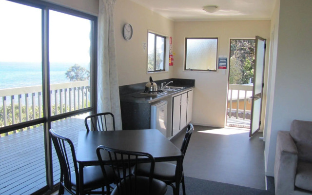 Tipi and Bob's Waterfront Lodge