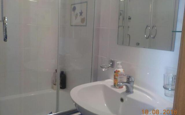Independent AGAPITOS APART , 2BDRM, private patio