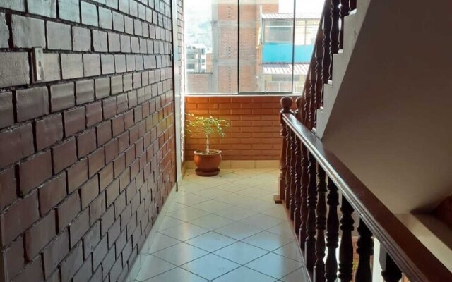 Lhotse Hostel B&B Huaraz