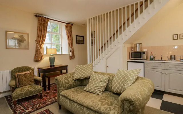 Groom's Quarters