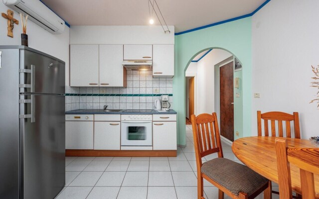 Nice Apartment in Duba With Wifi and 1 Bedrooms